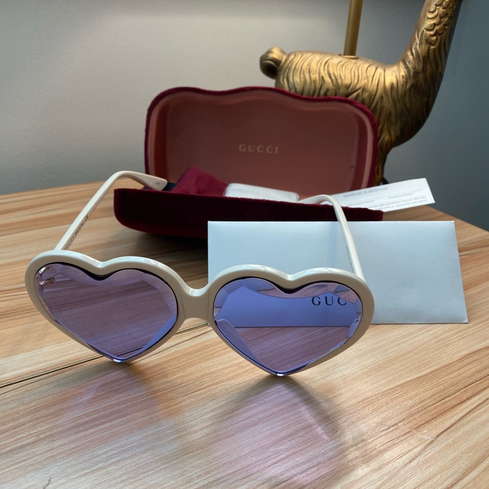 💯 NWT GUCCI Heart Shaped Sunglasses 62mm